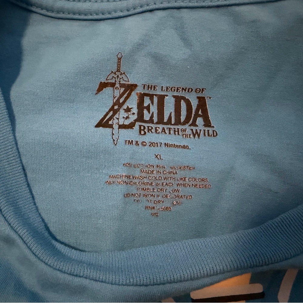 Nintendo, the legend of Zelda breath of the wild T-shirt 2017 size extra large - Picture 6 of 6